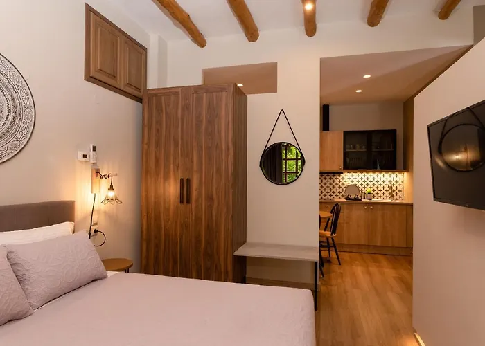 άλυσσος 3* ツァガラダ